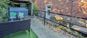 Old Hall Cottage No 1