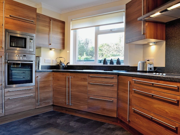 Dishwasher, high chair