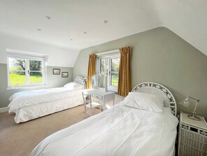 3 bedrooms, free WiFi, bed sheets