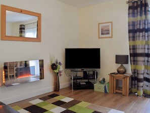 Interior - Elm Court 18 has the advantage of being a semi-detached house. (Keswick)