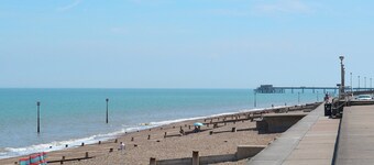 6 bedroom accommodation in St Margarets Bay, Dover