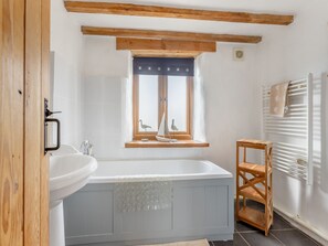 Towels - 6 bedroom accommodation in Tresmeer, near Launceston (Tresmeer, near Launceston)