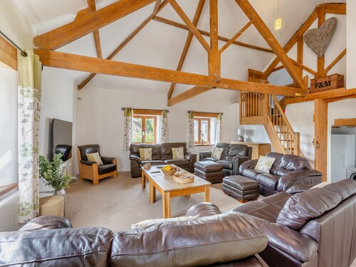 6 bedroom accommodation in Tresmeer, near Launceston