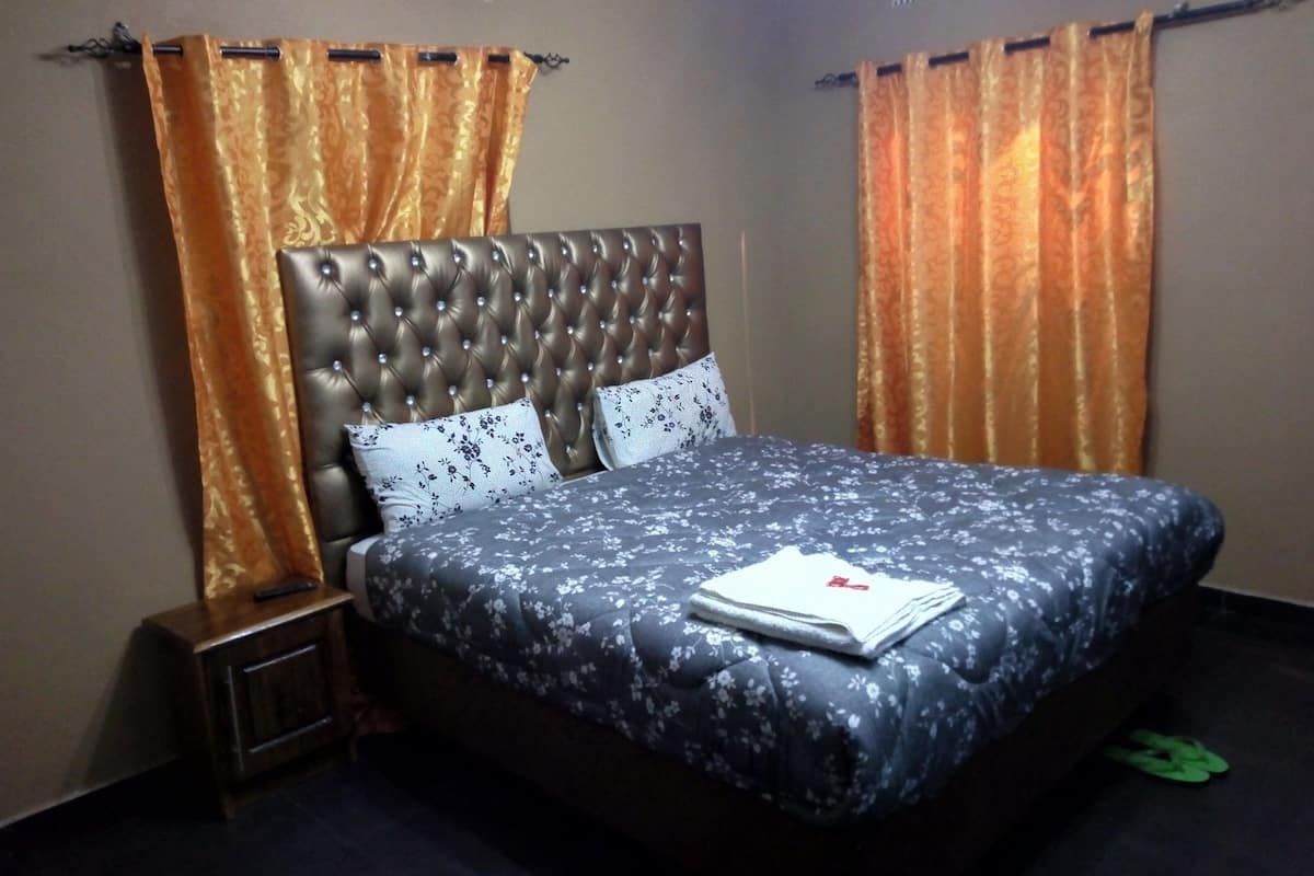 Deluxe tweepersoonskamer, 1 kingsize bed | Luxe beddengoed, donzen dekbedden, individueel gedecoreerd