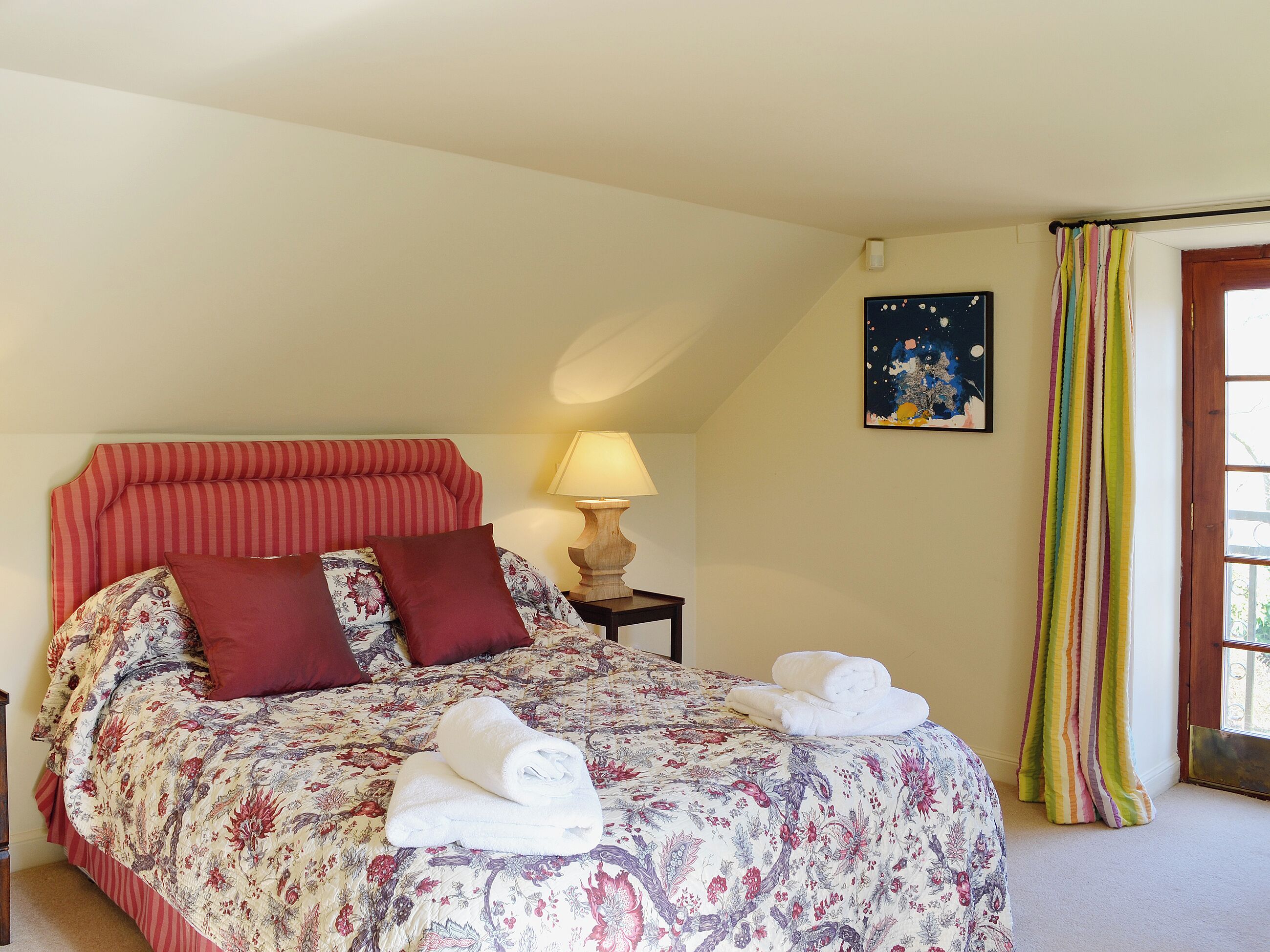 4 室のベッドルーム、ベッドシーツ