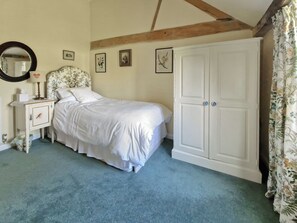 Unclassified image, 4 of 12, button - 4 bedroom accommodation in Bishopstrow, near Warminster (Bishopstrow, near Warminster)