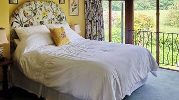 4 bedrooms, free WiFi, bed sheets