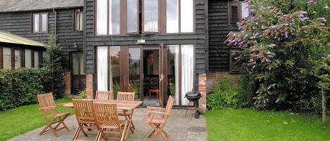 تناول الطعام بالخارج