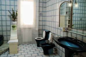 Quadrupla Comfort, angolo cottura | Bagno | Doccia, set di cortesia gratuito, asciugacapelli, bidet