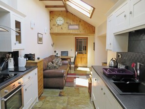 Private kitchen - Old Brewery Cottage - S4576 (Ellenabeich, Seil Island)