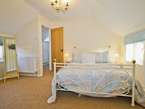 4 bedrooms, free WiFi, bed sheets