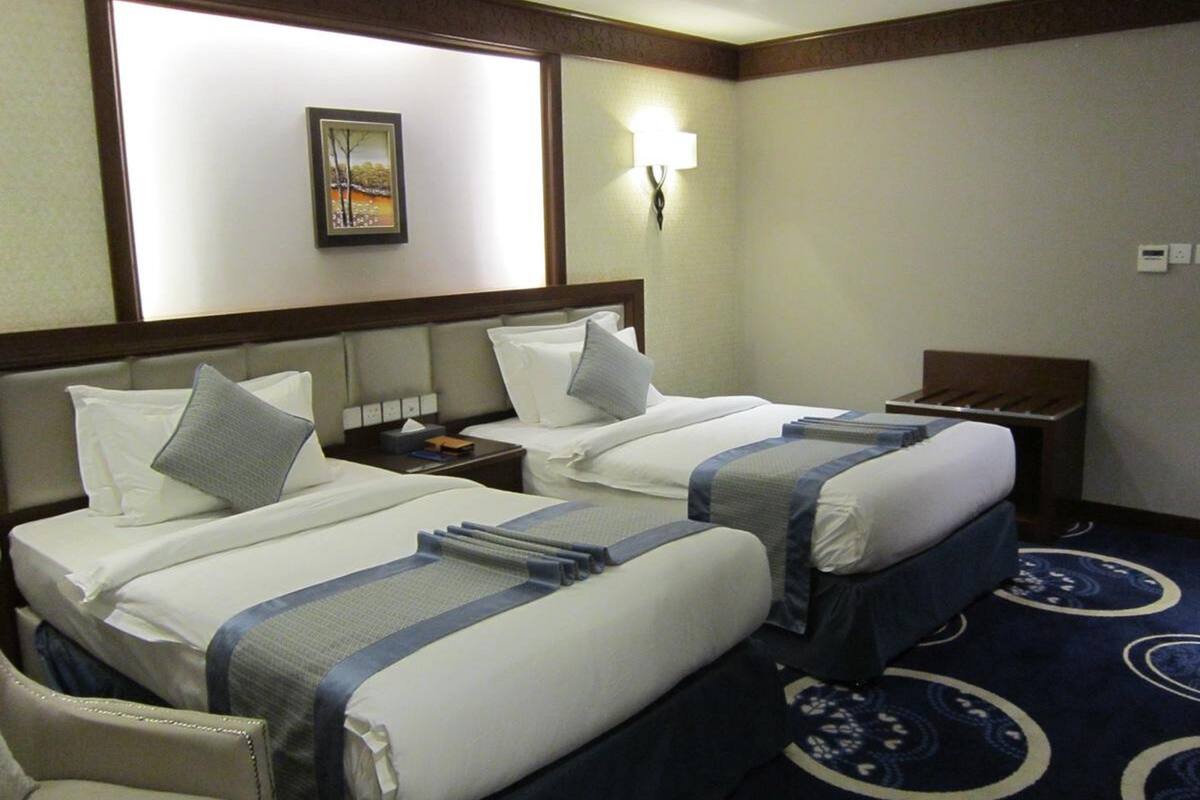 classic twin room | 1 bedroom, minibar, in-room safe, desk