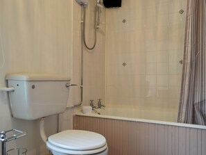 Towels - 2 bedroom accommodation in Seldom Seen, near Thornthwaite (Seldom Seen, near Thornthwaite)