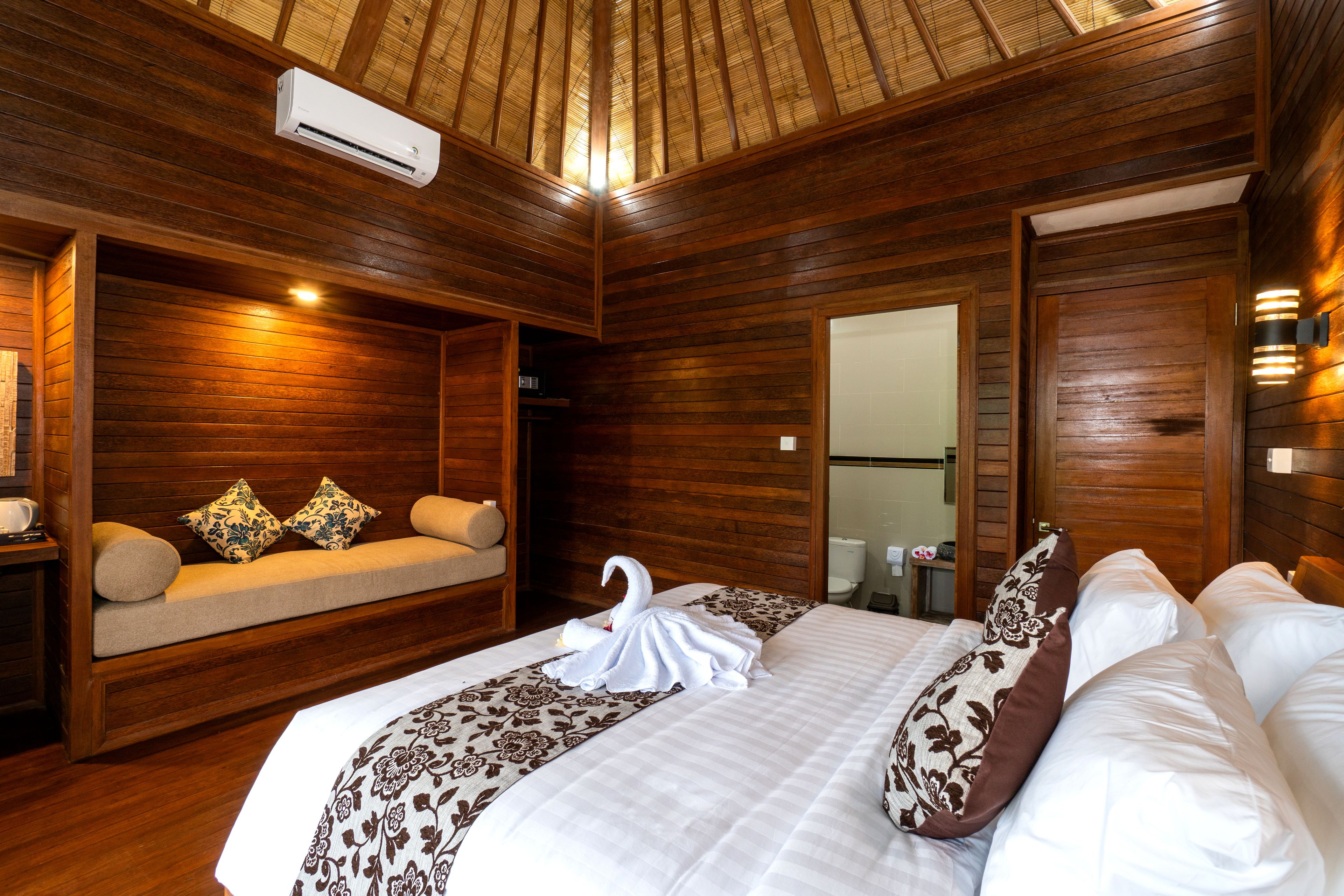 Luxury Room, 1 Katil Raja (King), Sea View | Bar mini, peti besi dalam bilik, meja, Wi-fi percuma 
