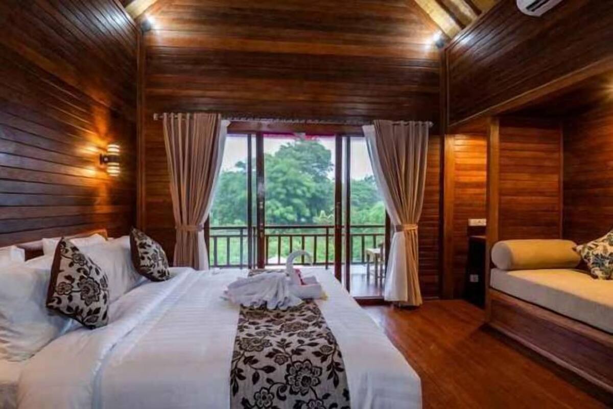 Minibar, coffres-forts dans les chambres, bureau, Wi-Fi gratuit