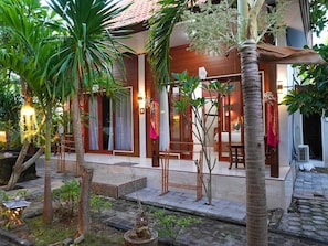 Habitación de lujo, 1 cama de matrimonio grande, vistas al jardín | Vistas al jardín