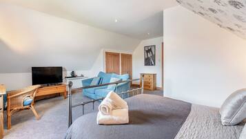 4 bedrooms, free WiFi, bed sheets