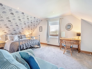 4 soverom, wi-fi (inkludert) og sengetøy