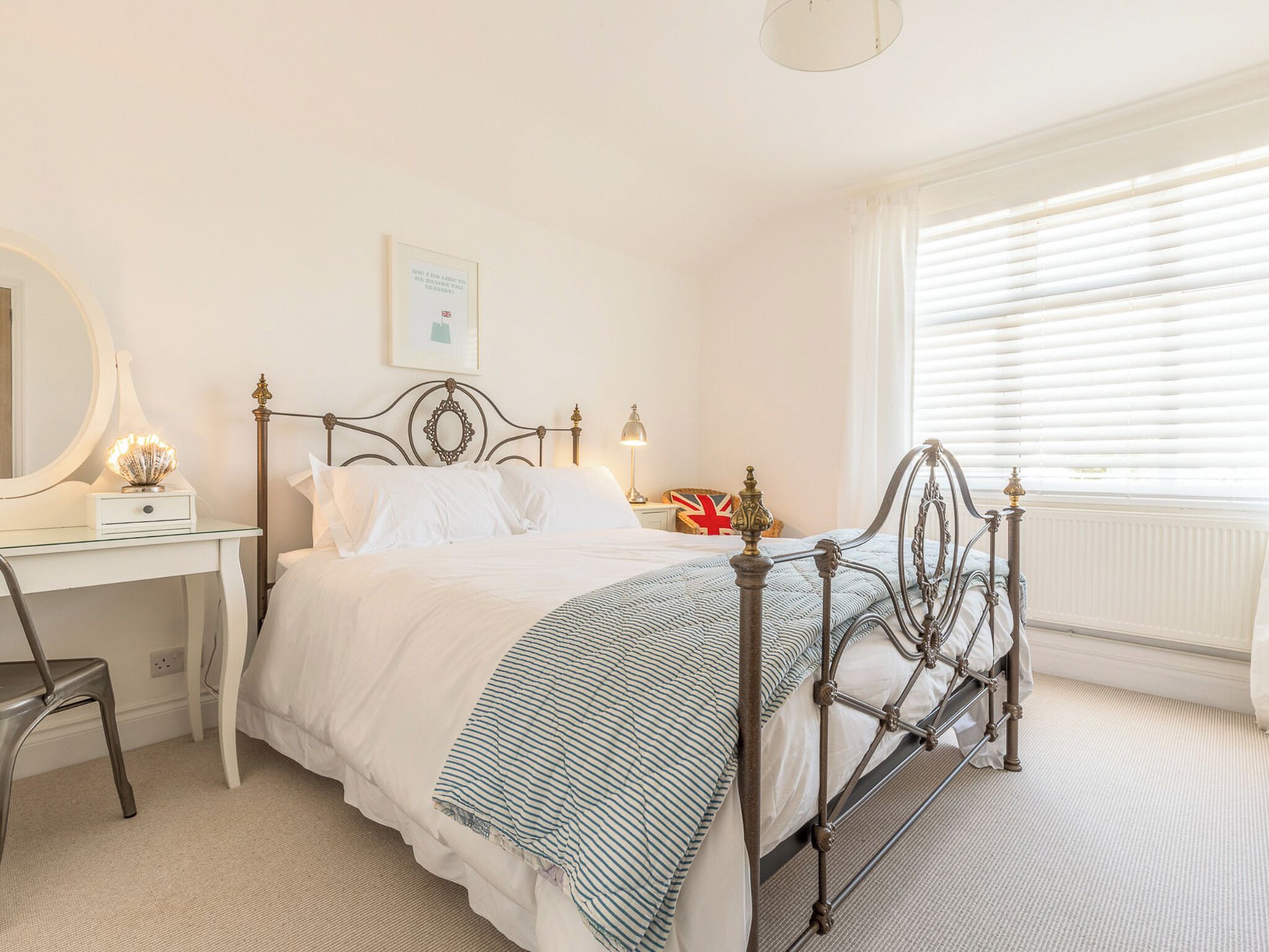 5 bedrooms, free WiFi, bed sheets