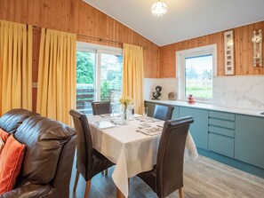 Dining - 2 bedroom accommodation in Yanwath near Pooley Bridge (Yanwath near Pooley Bridge)