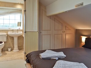 3 chambres, Wi-Fi gratuit, draps fournis