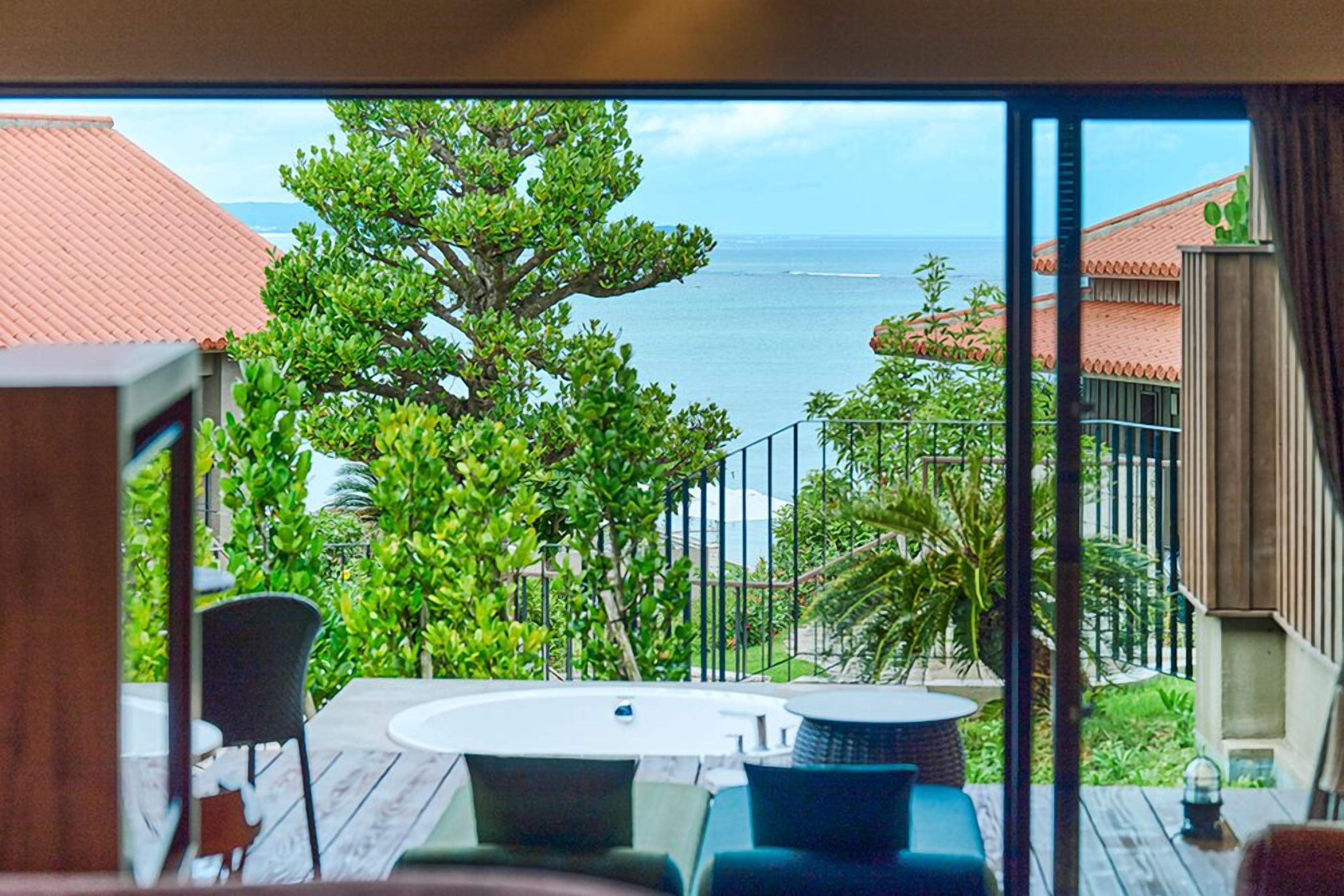 Standard Twin Room | Free minibar, in-room safe, desk, laptop workspace