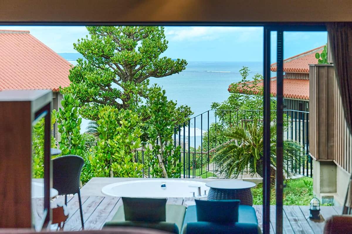 standard twin room | 1 bedroom, free minibar, in-room safe, desk