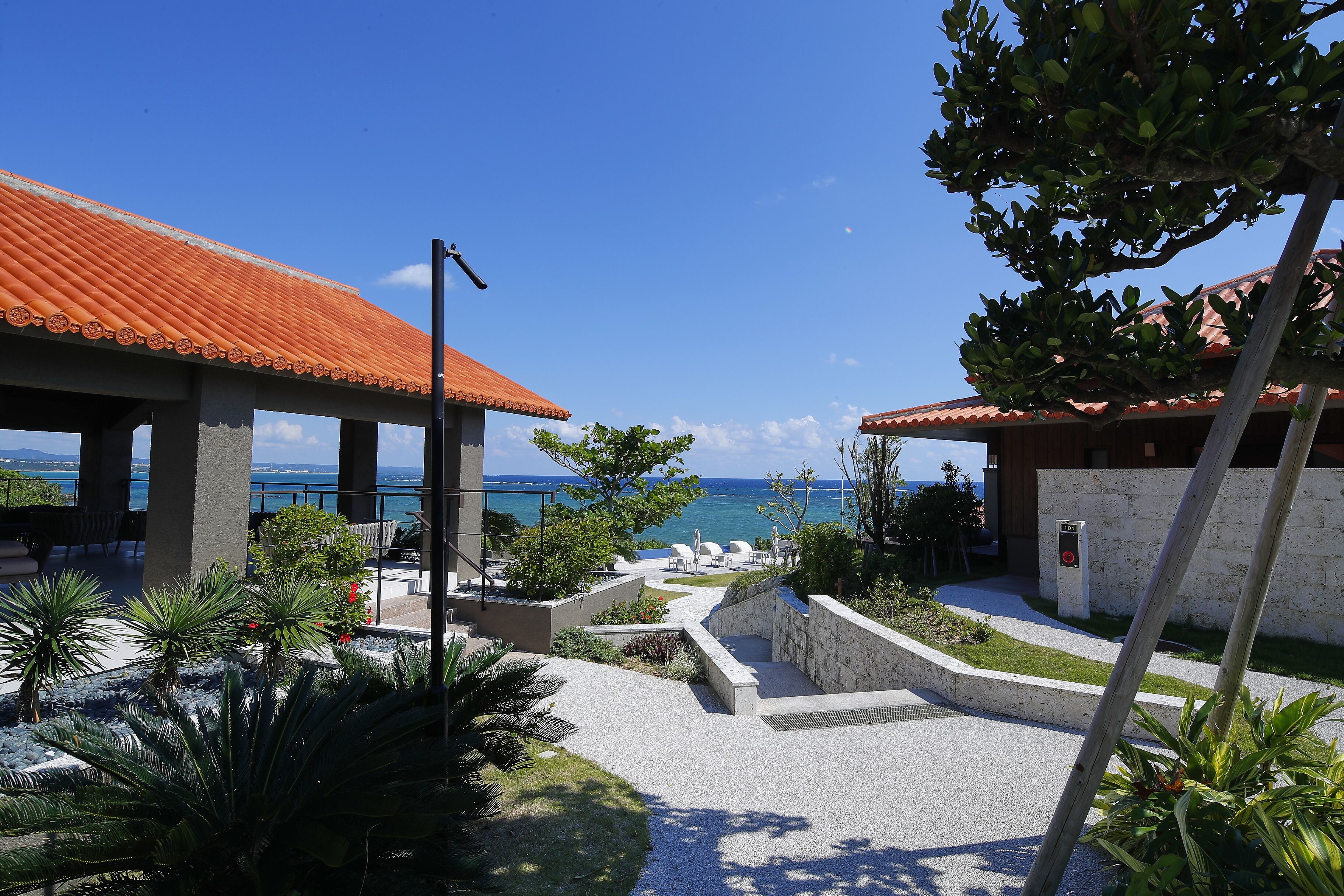 standard twin room | courtyard view