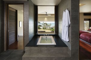 Villa Suite 1F (Twin Room) | Bathroom | Separate tub and shower, jetted tub, free toiletries, hair dryer