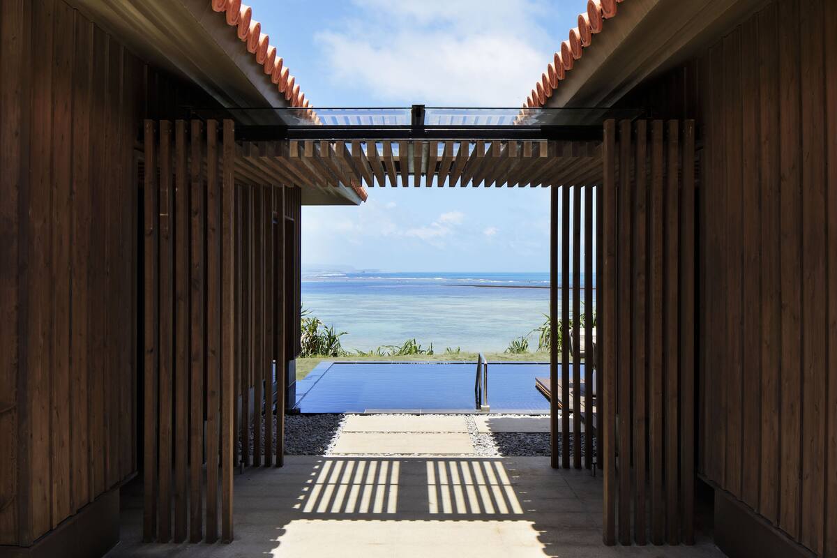 Luxe villa (Villa Suite w/Pool (Double Room)) | Een gratis minibar, een kluis op de kamer, een bureau