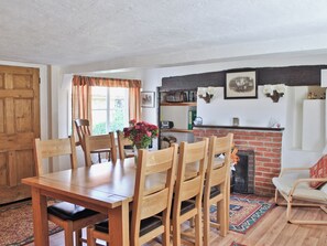 Dining - 4 bedroom accommodation in Mellis (Mellis)