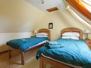 3 bedrooms, WiFi (free), bed sheets - 3 bedroom accommodation in Lochearnhead (Lochearnhead)