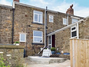 Terrace/patio - 2 bedroom accommodation in Cowbar, near Staithes (Cowbar, near Staithes)