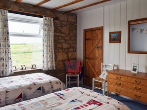 2 bedrooms, bed sheets - 2 bedroom accommodation in Cowbar, near Staithes (Cowbar, near Staithes)