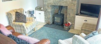 A traditional Lakeland cottage situated in the heart of Portinscale village.