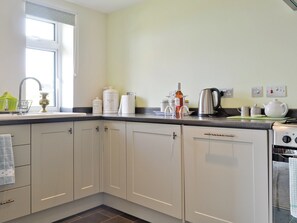 Oppvaskmaskin og kjøkkenutstyr