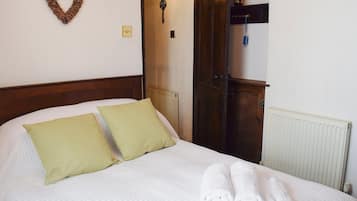 3 bedrooms, free WiFi, bed sheets