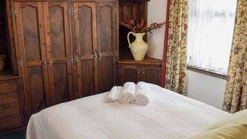 3 bedrooms, free WiFi, bed sheets