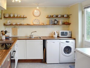 Dishwasher, cookware/dishes/utensils