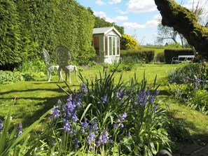 Property grounds - 2 bedroom accommodation in Lower Bockhampton (Lower Bockhampton)