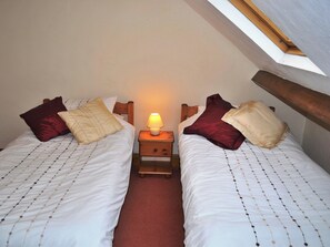 2 室のベッドルーム、WiFi (無料)、ベッドシーツ