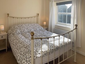 2 多间卧室、免费 WiFi、床单