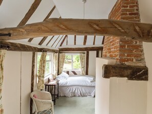 5 bedrooms, free WiFi, bed sheets