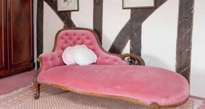 5 bedroom accommodation in Wickhambrook, near Newmarket