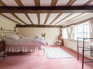 5 chambres, accès au Wi-Fi (inclus), literie fournie