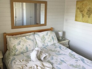 1 quarto, Wi-Fi de cortesia, roupa de cama