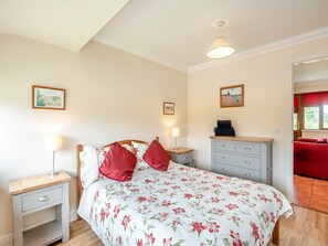 1 quarto, Wi-Fi de cortesia, roupa de cama
