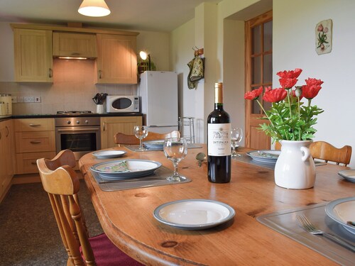 2 bedroom accommodation in Manordeilo, near Llandeilo