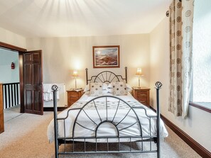 4 quartos, Wi-Fi de cortesia, roupa de cama