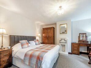 4 bedrooms, free WiFi, bed sheets - 4 bedroom accommodation in Arkleby, near Cockermouth (Arkleby, near Cockermouth)